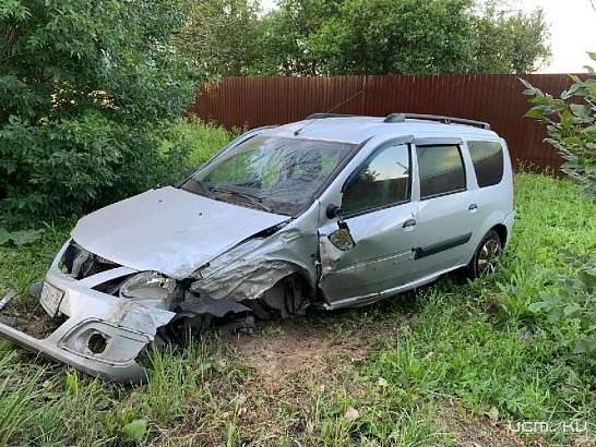 Водитель «Лады» вылетел на встречку и устроил ДТП на трассе Орел — Брянск