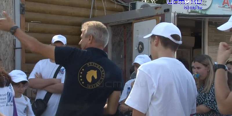 В конно-спортивном клубе "Вязки" под Орлом прошла экскурсия для детей из ДНР и ЛНР.