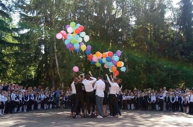 Сегодня в Орле прощаются со школой более 1500 одиннадцатиклассников