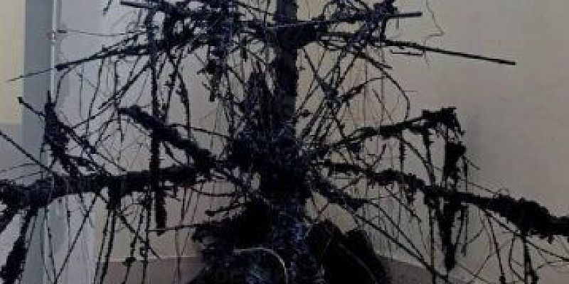 Гирлянда сожгла новогоднюю елку орловчанки