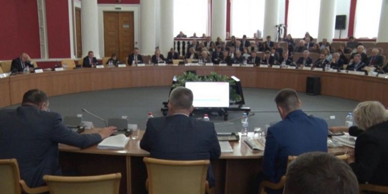 облсовет Что обсудили и о каких решениях договорились депутаты регионального парламента?