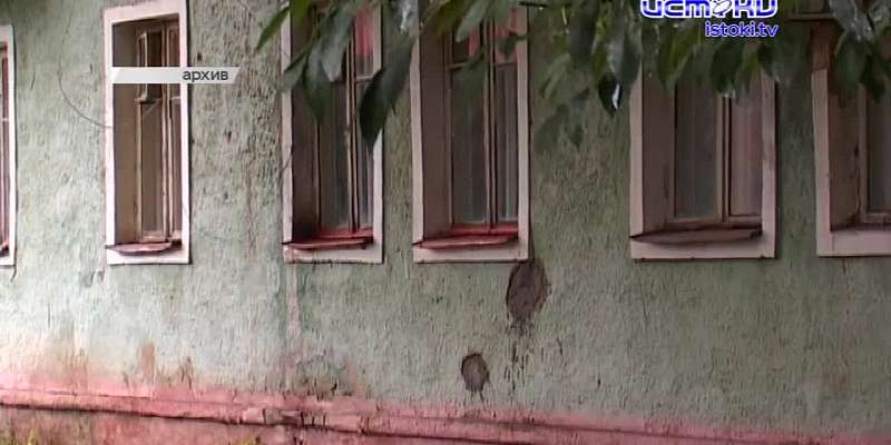 Жизнь в бесконечном аду: из-за буйного соседа 83-летняя орловчанка не может выйти из комнаты