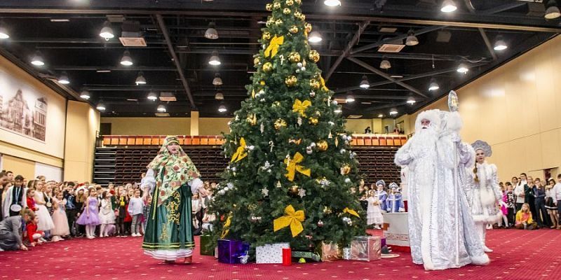 600 юных орловчан побывали на «Губернаторской елке»