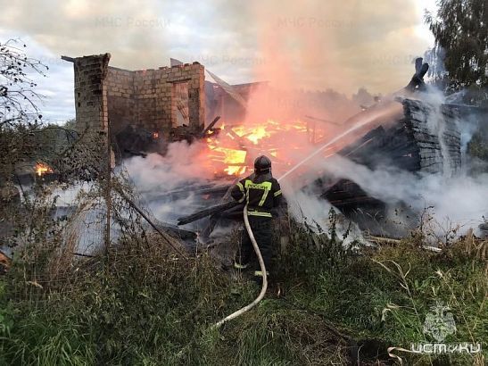 В Дмитровском районе произошел пожар в жилом доме