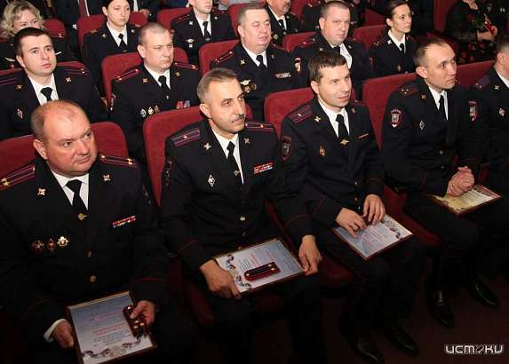 В День полиции в УМВД России по Орловской области поощрили отличившихся сотрудников 