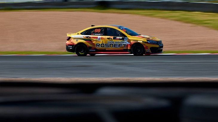 Орловские автогонщики вернулись домой из Питера с тремя наградами