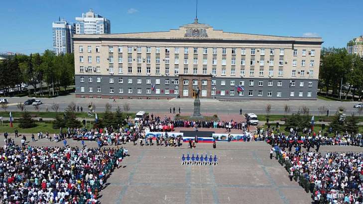 В Орле прошла линейка, посвященная 100-летнему юбилею пионерии