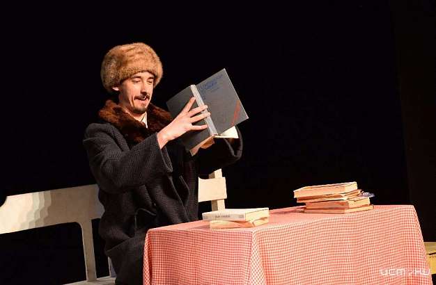 В рамках фестиваля LUDI актеры курского театра представят спектакль «Квадратура круга»