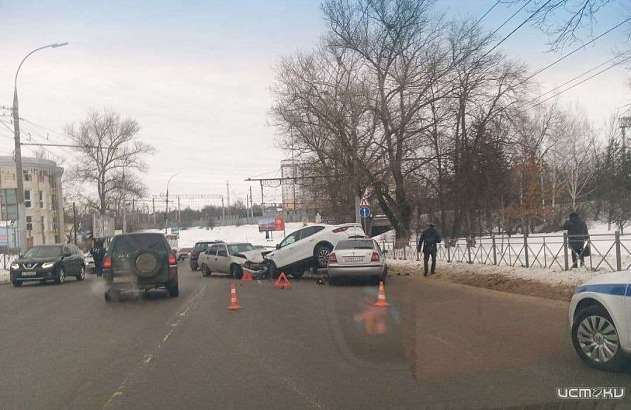 Безработного уроженца Таджикистана, который устроил страшное ДТП в Орле, арестовали до 8 марта 2022 года