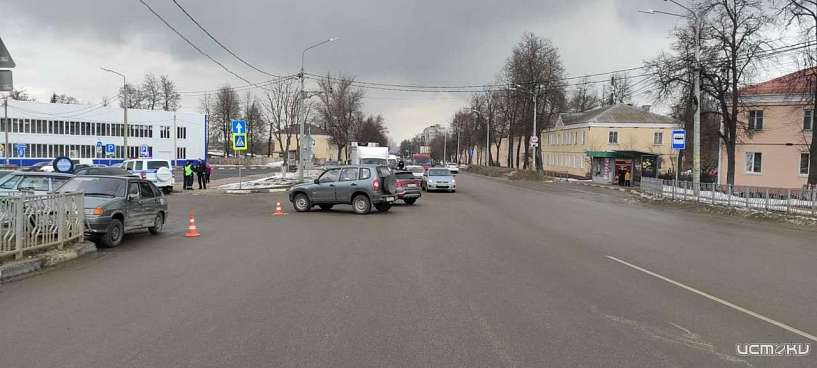 В Орле на перекрестке не разъехались «Шевроле» и «ВАЗ»