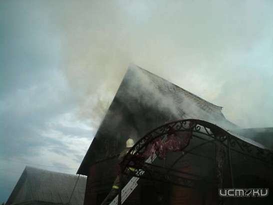 В Новосильском районе горел жилой дом. Мужчина получил ожоги
