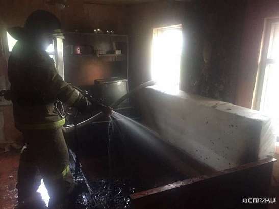 В Хомутово мужчина курил в кровати и сгорел