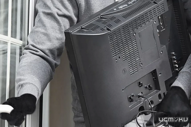 Орловчанин ночью украл из поликлиники телевизор