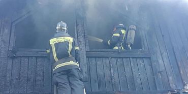 В Орловском округе потушили пожар в деревянном доме