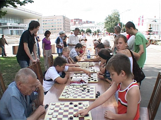 "Ни дня без спорта" на центральной площади 