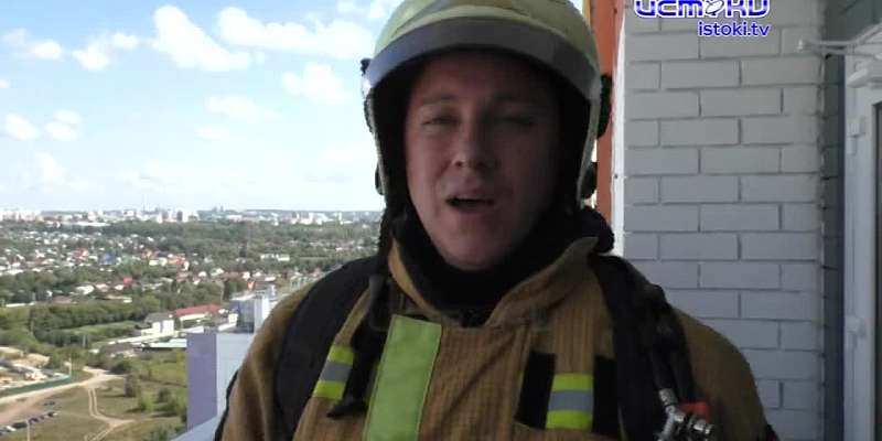 В Орле прошли соревнования среди личного состава пожарно-спасательных частей региона по скоростному подъёму газодымозащитников в высотное здание.