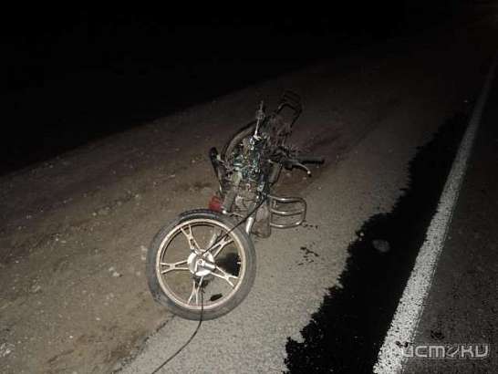 На Орловщине скончался водитель мопеда, попав под колеса КАМАЗа