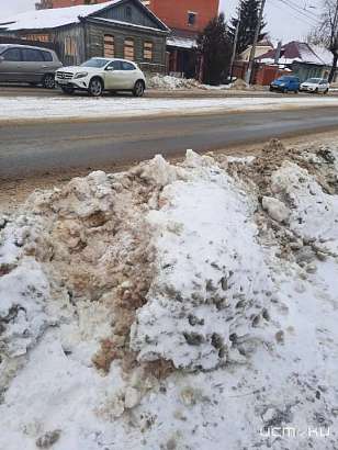 Глазами очевидцев: орловчане пожаловались на тротуары, засыпанные после уборки снега