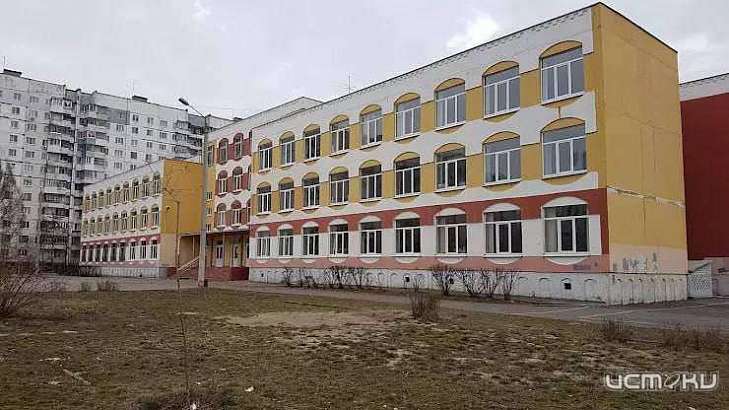 В соседнем с Орлом Брянске школьница устроила стрельбу. Есть погибшие и раненые