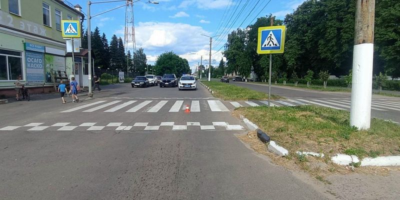 В Дмитровске водитель сбил пешехода на переходе и скрылся