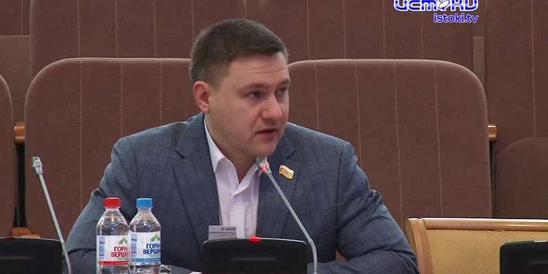 Споров и обсуждений особо не было, хотя вопросы стояли важные. Сегодня областные депутаты решили проводить этот год внеочередной сессией