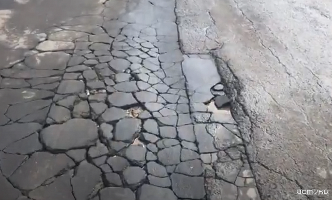 В Орле на улице Германо ямочный ремонт не продержался и трех недель