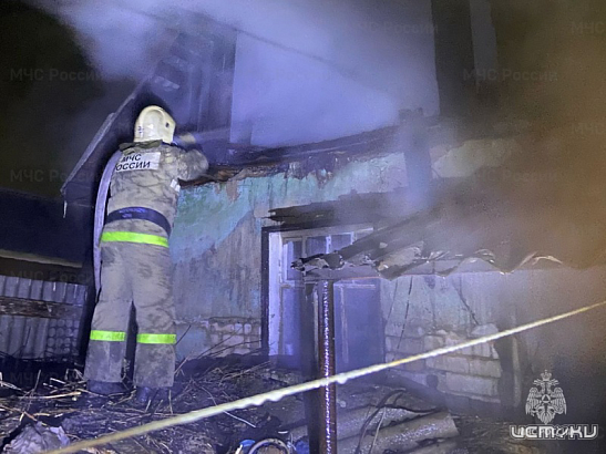 В Орле и Ливнах пожарные спасли людей и соседние жилые помещения 