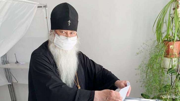 Орловский митрополит сделал выбор на голосовании по поправкам в Конституцию