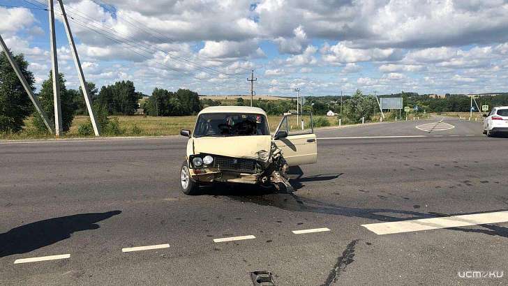 «Жигули» и «Киа» не смогли разъехаться на Орловщине: есть пострадавший