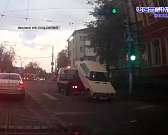 Пьяный водитель маршрутки устроил ДТП на Наугорке, а прямо возле школы № 24 раскинулась широкая лужа. Новости за 90 секунд