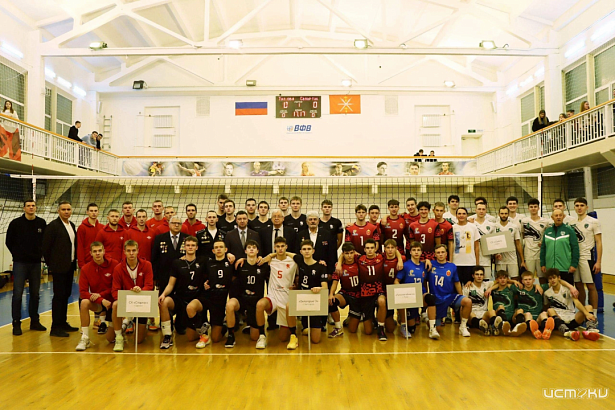 Волейбольная команда «Орел» возвращается с тремя победами из Тулы