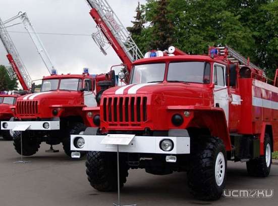 В Ливнах сгорели хозпостройки на 450 квадратах