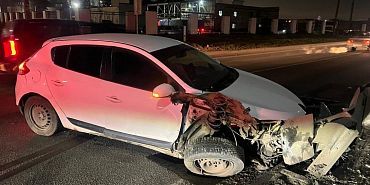 В Орле водитель «Рено» протаранил дорожное ограждение