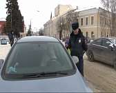 Вместо проверки документов цветы и подарки!