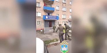 Полицейские задержали орловчанина за публикации в соцсетях