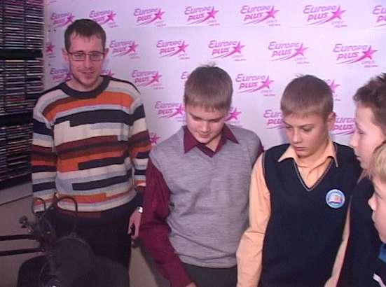 Юных футболистов познакомили с телевизионной кухней....