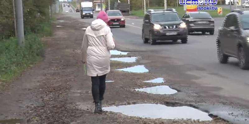 Водители и пассажиры, въезжающие в Орёл в минувшую пятницу с брянской трассы, были вынуждены полчаса простоять в пробке. Почему?