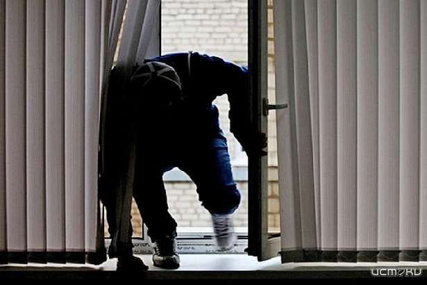 Житель Орловского района забрался в чужой дом за алкоголем