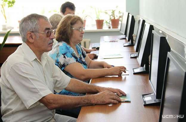 В Орле открылась школа компьютерной грамотности для пенсионеров