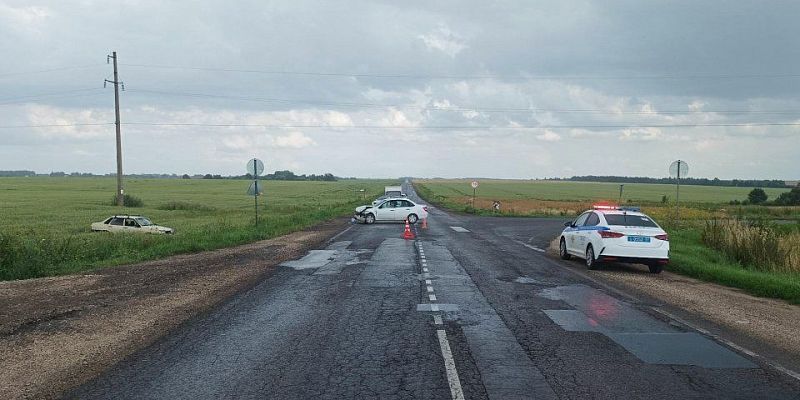 Под Орлом произошло ДТП с участием двух легковушек