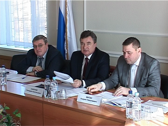 Транспорт, строительство и ЖКХ: острые проблемы и красочные отчеты 