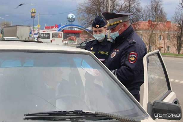 Приставы в ходе рейда арестовали пять машин в Орле