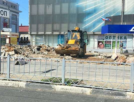 На площади возле Дома быта в Орле появится новая плитка