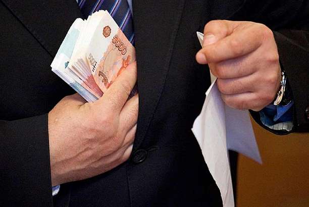 Зарплата орловских чиновников выросла почти вдвое