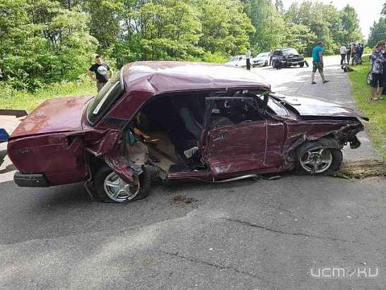 В Орловской области произошло неслабое столкновение «Нивы» и «семерки»