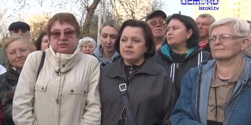 Жители улицы Орловских Партизан протестуют против дороги, которая должна пройти от их домов к новому микрорайону. Орловчане обратились даже к президен...