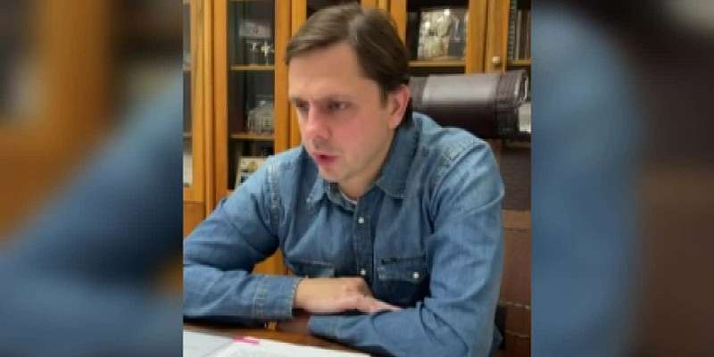 В Орле на выходных горел крупный ТЦ, вопрос про Красный мост вновь прозвучал на онлайн-эфире Клычкова, а на дорогах города была замечена самая маленьк...
