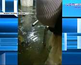 "Хоть бассейн открывай". В подвале дома №1 по улице Степана Разина образовалось целое озеро. Жители уверены, что последствия могут быть очень печальны...