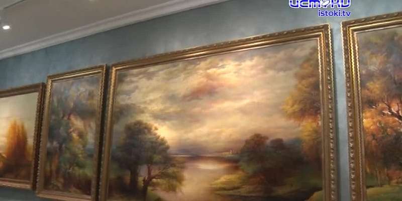Орловский меценат в свой день рождения не получает, а дарит подарки. Олег Карпиков представил орловчанам новые произведения искусства из частной колле...