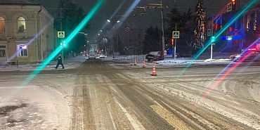 Ночью в Орле водитель БМВ врезался в легковушку и скрылся